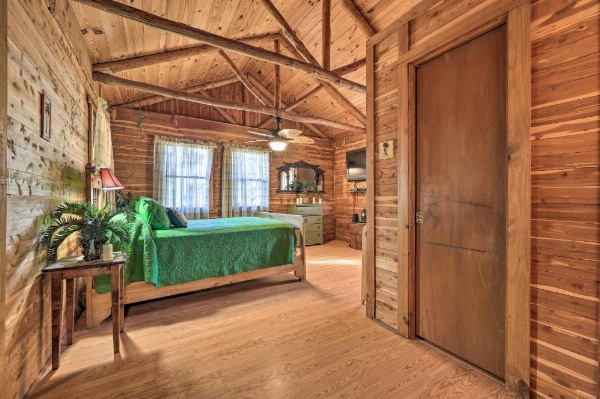 2 Canyon Lake Cabins - 3BR Total - on 2.7 Acres! image 10