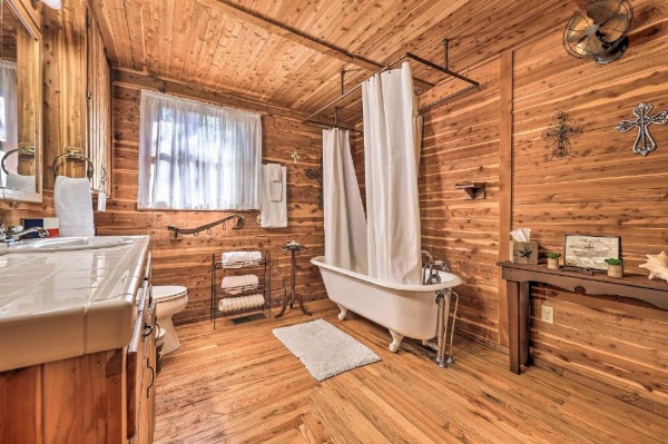 2 Canyon Lake Cabins - 3BR Total - on 2.7 Acres! image 11