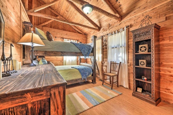 2 Canyon Lake Cabins - 3BR Total - on 2.7 Acres! image 14