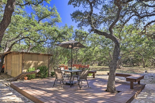 2 Canyon Lake Cabins - 3BR Total - on 2.7 Acres! image 2