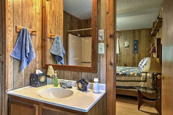 2 Canyon Lake Cabins - 3BR Total - on 2.7 Acres! image 20