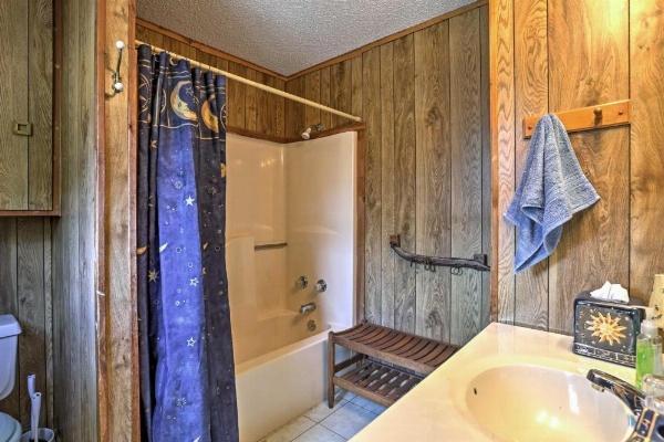 2 Canyon Lake Cabins - 3BR Total - on 2.7 Acres! image 21