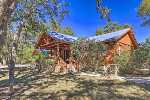 2 Canyon Lake Cabins - 3BR Total - on 2.7 Acres! image 24